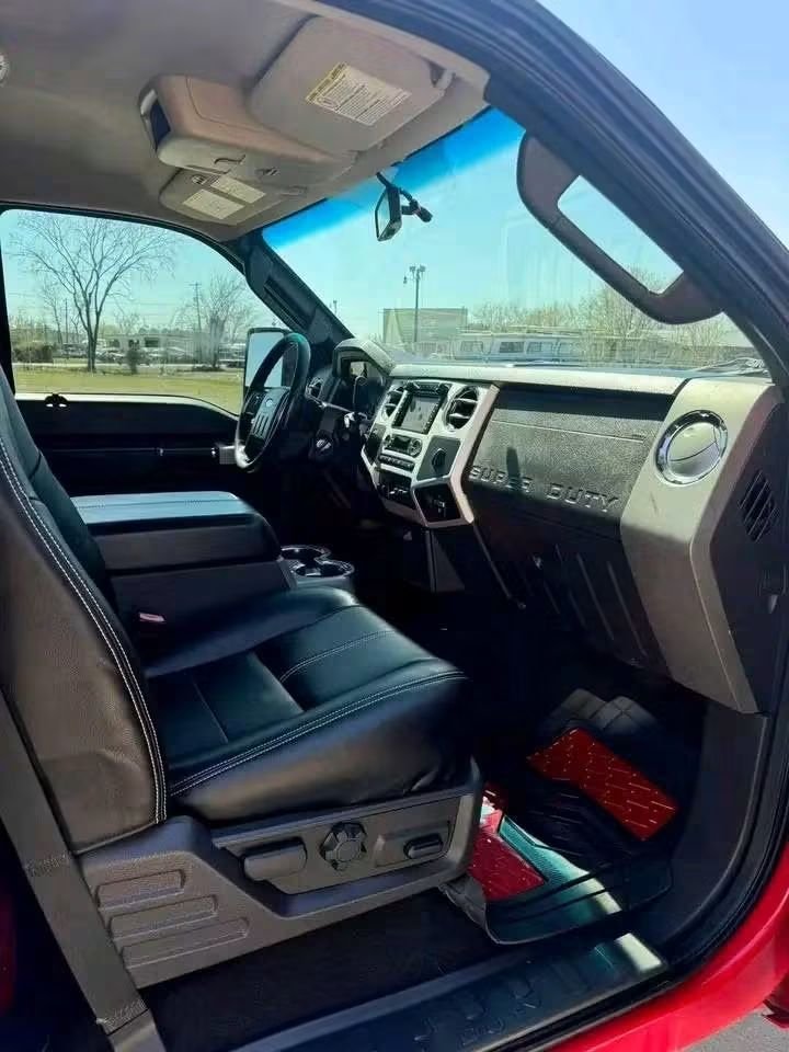 2010 Ford F-250 Lariat 4x4 Diesel - Image 4