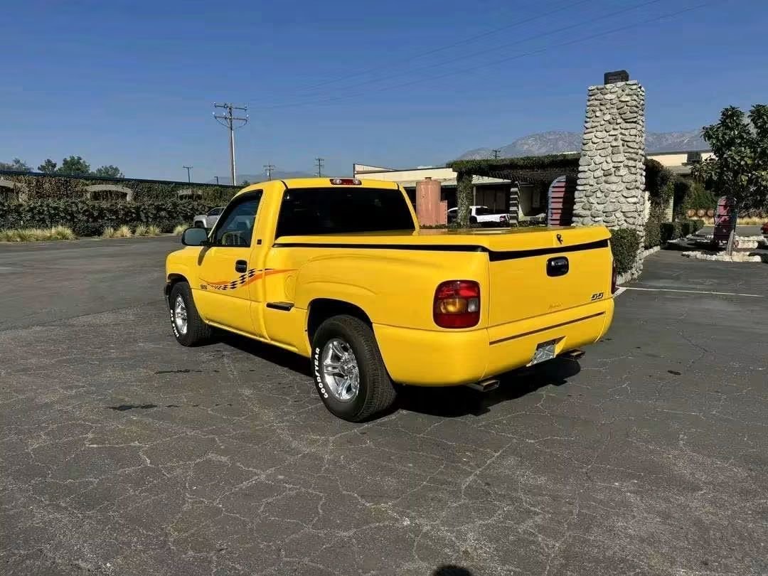 2002 Chevrolet Silverado 1500 LS Sportside Regency Super Sport