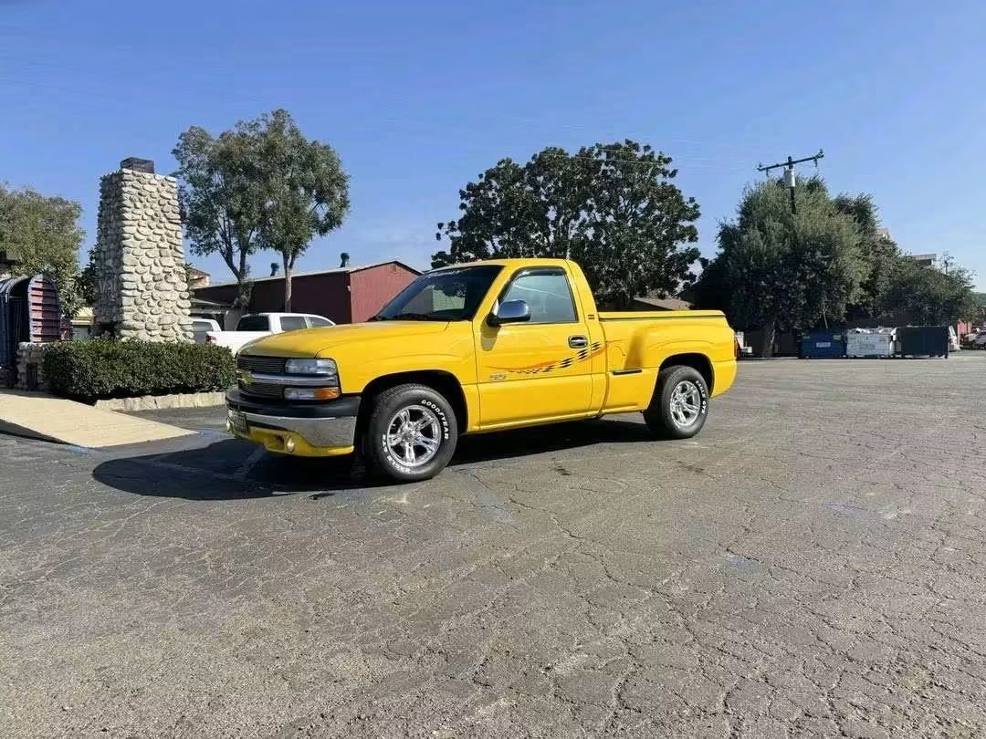 2002 Chevrolet Silverado 1500 LS Sportside Regency Super Sport - Image 4