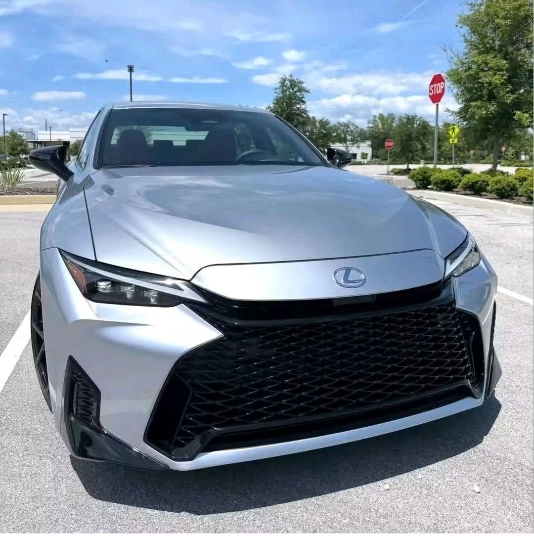 Lexus IS Sedan