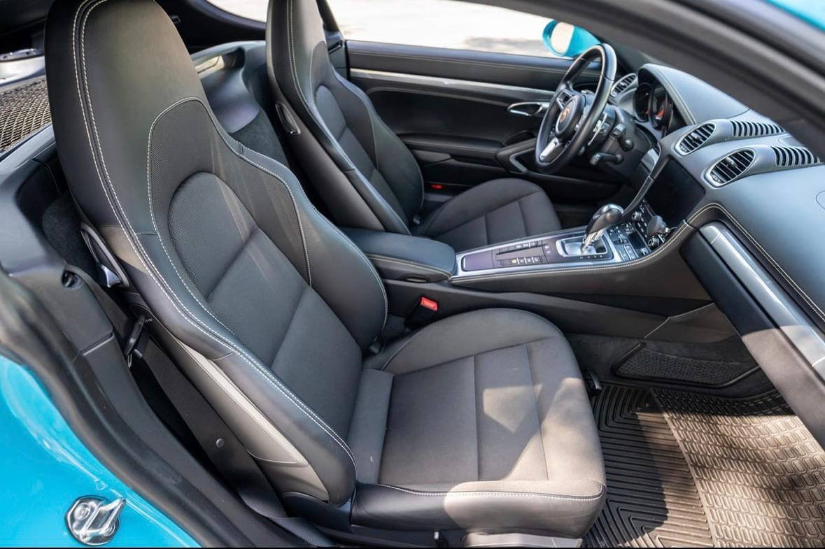 Porsche 718 Cayman