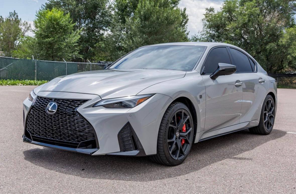 LEXUS IS V8